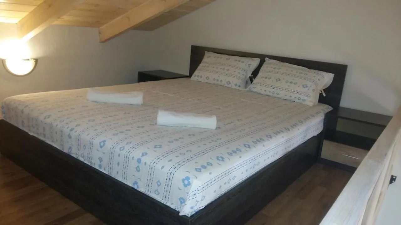 Giorgos Apartman Néosz Marmarász